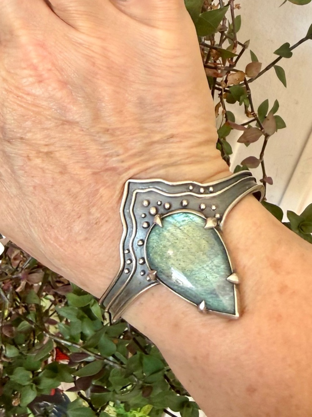 Acid Queen Labradorite Cuff Bracelet - Picture 4 of 4